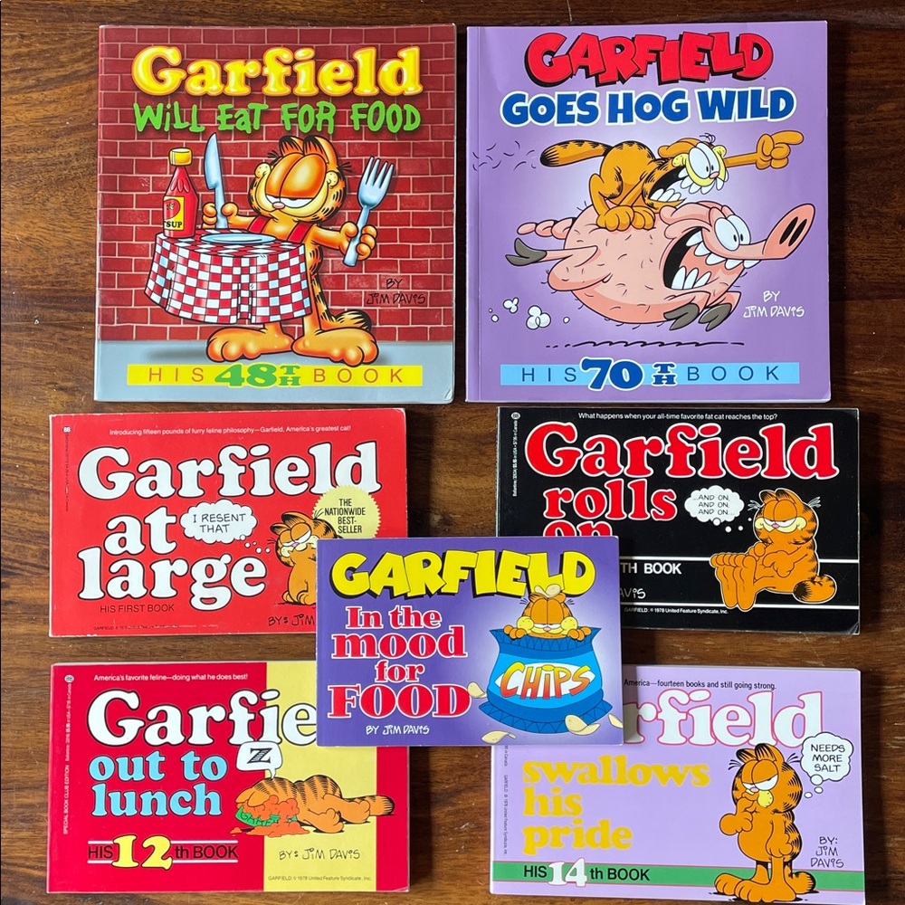 7 GARFIELD Vintage Softcover Books by Jim Davis Mixed Bundle Lot Garfield Books